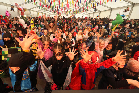 OTROŠKA MAŠKARADA 17 FOTO LJUBO VUKELIČ